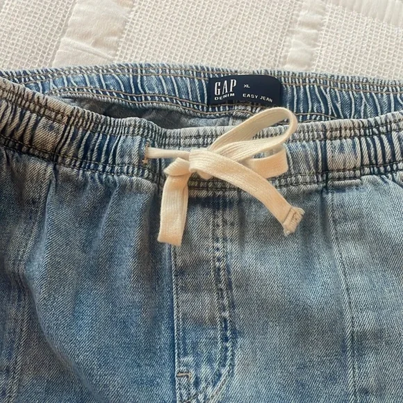 The Gap Easy Jean Cargo, Light Wash, Size XL - Picture 3 of 6